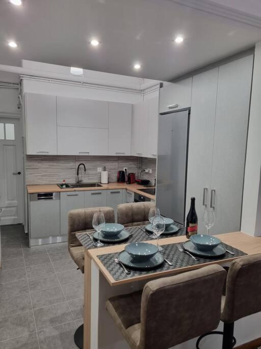Plaka Sofi Suite Атина Екстериор снимка