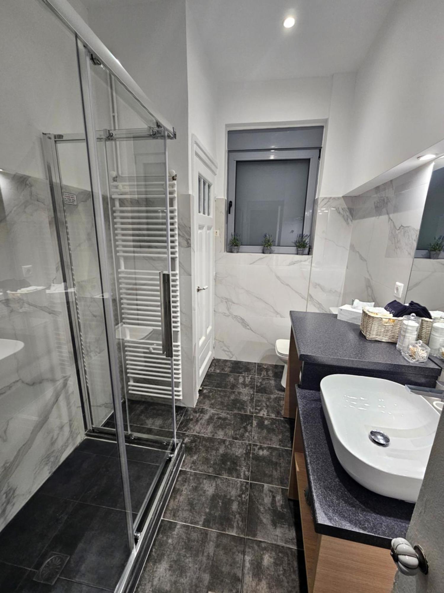 Plaka Sofi Suite Атина Екстериор снимка