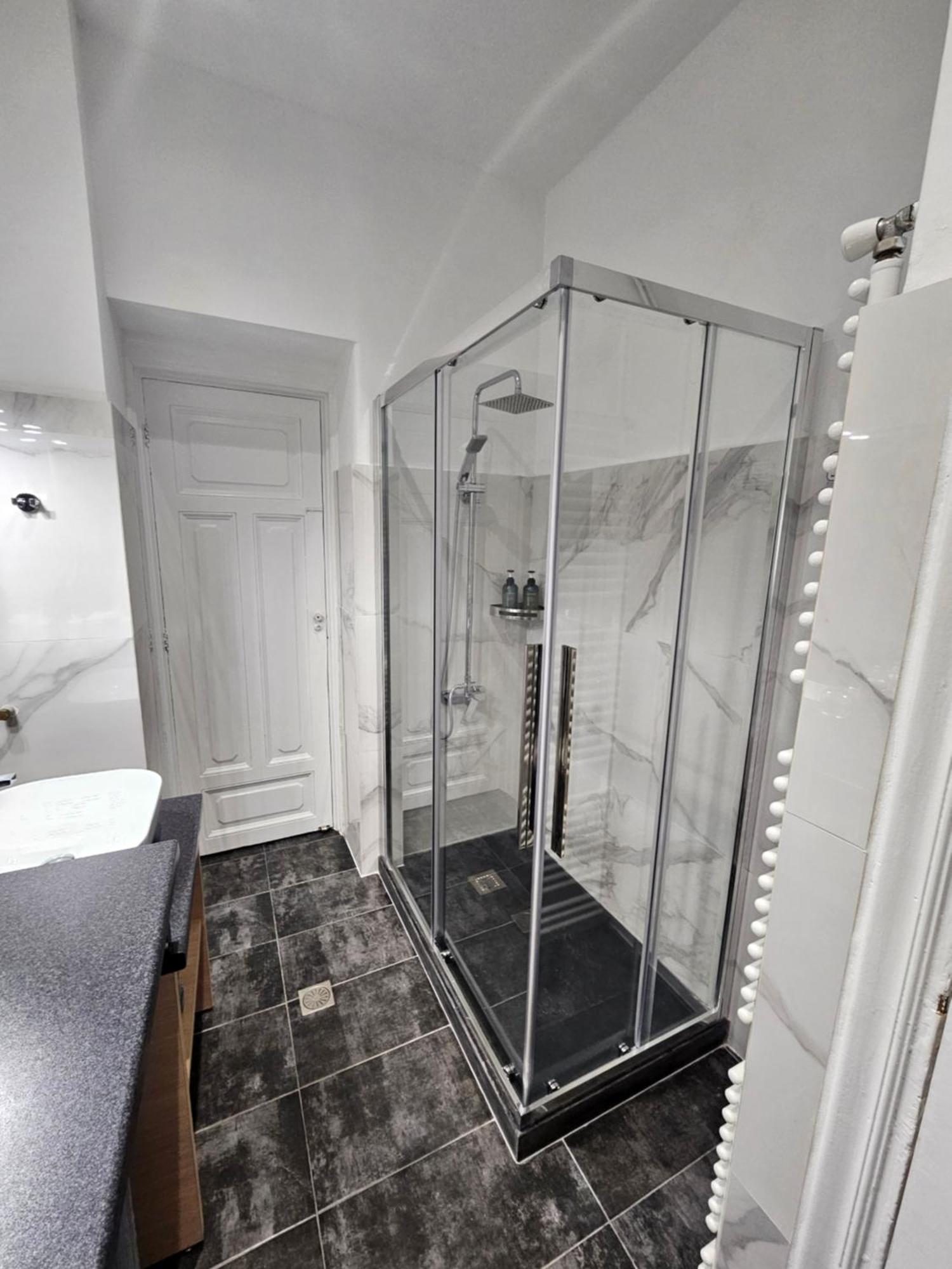 Plaka Sofi Suite Атина Екстериор снимка